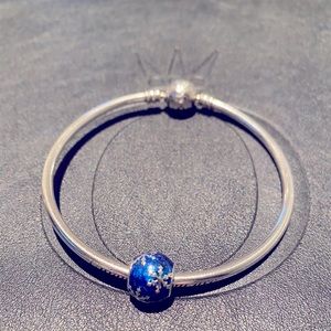 Limited edition Pandora snowflake bangle & charm
